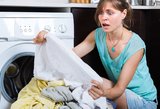 Į skalbimo mašiną su skalbiniais pilkite acto – 6 problemų lyg nebūta