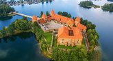 Parodė, kaip Trakų pilis atrodo iš paukščio skrydžio: vaizdas pribloškia (nuotr. Shutterstock.com)