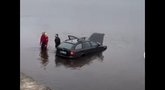 „Škoda“ atidarė „maudymosi sezoną“ Kauno Nemune: vairuotojui nustatytas girtumas (nuotr. Kas vyksta Kaune)