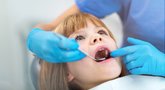 Odontologė įspėja: svarbu valyti dantis nuo pirmo dantuko išdygimo  