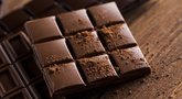 Juodas šokoladas (nuotr. Shutterstock.com)