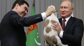 Šunų mylėtojui Vladimirui Putinui - netikėta Turkmėnistano prezidento dovana (nuotr. SCANPIX)