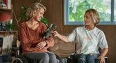 Naujasis Naomi Watts filmas pasakoja apie mažai tikėtiną ryšį tarp paralyžiuotos moters ir laukinio paukščio  