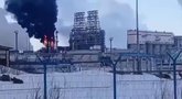 Rusijoje liepsnoja „Lukoil“ naftos perdirbimo gamykla (nuotr. Telegram)