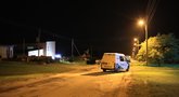 Policijos ekspertai apžiūri žmogžudystės vietą Ukmergėje (nuotr. Broniaus Jablonsko)