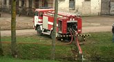 Ugniagesiai kovojo su žvakių fabrike Kartenoje įsiplieskusia ugnimi: nuostoliai skaičiuojami (nuotr. TV3)