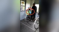 Nufilmavo, kaip rusas užsipuolė vaiką dėl jo kuprinės – užkliuvo Ukrainą primenančios spalvos (nuotr. stop kadras)