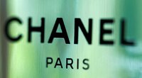 Paryžiaus centre ginkluota gauja apiplėšė „Chanel“ butiką (nuotr. SCANPIX)