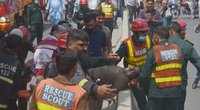 Pakistane autobusui nukritus į tarpeklį žuvo 18 žmonių (nuotr. SCANPIX)