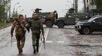 Prorusiškos pajėgos okupuotame Mariupolyje (nuotr. SCANPIX)