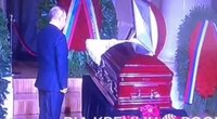 V. Putinas prie pašarvoto V. Žirinovskio