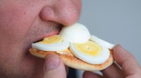 Kiaušinių valgymas (nuotr. Shutterstock.com)