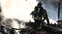 Nelaimė Vilniaus r.: degindama žolę, moteris sudegino namus  nuotr. Broniaus Jablonsko
