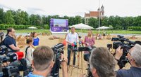 Vilniuje atidaromas pliažas Lukiškių aikštėje (nuotr. Fotodiena/Justino Auškelio)