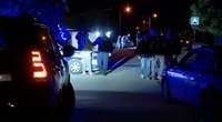 Aiškėja daugiau apie naują išpuolį Serbijoje: 21-erių vyras šaudė iš važiuojančio automobilio (nuotr. stop kadras)