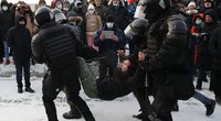 Rusijoje prasidėjus protestams sulaikyta kelios dešimtys Navalno šalininkų (nuotr. SCANPIX)