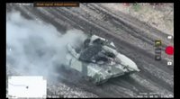 Sunaikintas rusų tankas (nuotr. stop kadras)