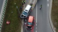 Vilniuje Kirtimų gatvėje susidūrus dviem automobiliams žuvo „Škoda“ vairuotojas (nuotr. Broniaus Jablonsko)
