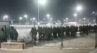 Protestuojantys rusų kariai (nuotr. facebook.com)