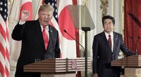 JAV prezidentas Donaldas Trumpas ir Japonijos ministras pirmininkas Shinzo Abe (nuotr. SCANPIX)