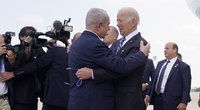 Benjaminas Netanyahu ir Joe Bidenas (nuotr. SCANPIX)
