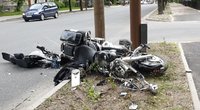 Kaune susidūrė motociklas ir BMW: vairuotojai išvežti į ligoninę (nuotr. stop kadras)