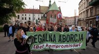 Lenkijoje po nėščios moters mirties prasidėjo protestai dėl teisių į abortą (nuotr. SCANPIX)