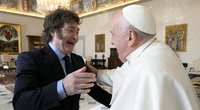 Sausainiai ir apkabinimai: Argentinos prezidentas susitiko su popiežiumi (nuotr. SCANPIX)