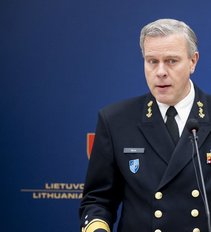 Išskirtinis NATO admirolo pokalbis: Rusijos „kariuomenę mes matysime gerokai anksčiau, nei ji ateis“