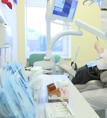 Rizikuoja patyliukais: kai kur paslapčia veikia privatūs odontologų kabinetai