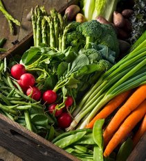 Pirkėjai skundžiasi gerokai šoktelėjusiomis daržovių kainomis: „Ne dienom, o valandom brangsta“