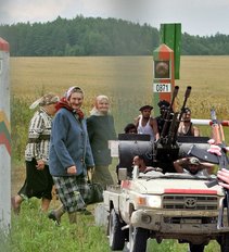 Lukašenkos „nužudymo“ sąmokslo teorija: 150 džipų iš Lietuvos su kulkosvaidžiais turėjo užimti Minską