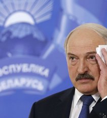 Rinkimų diena išaušo: kas vyksta Baltarusijoje ir dėl ko prakaituoja Lukašenka