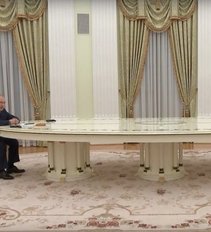 Ilgasis Putino stalas sugrįžo: prie jo prisėsti pakvietė JT sekretorių