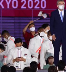 Olimpiados atidarymą aptemdė protestai: japonai olimpinį komitetą siunčia į pragarą 