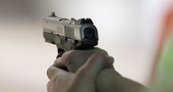 Dzūkijoje 12-metis į mokyklą atsinešė dujinį pistoletą: nugvelbė ginklą iš namų