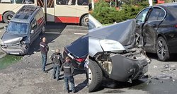Aiškėja daugiau detalių apie avariją Vilniuje, kurioje buvo sužeista ambasadorė: prireikė medikų