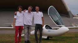 Trys Lietuvos pilotai pradeda skrydį sklandytuvais per Europą (nuotr. Organizatorių)