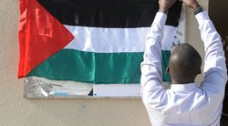 Palestiniečiams leista iškelti savo vėliavą prie JT būstinės (nuotr. SCANPIX)