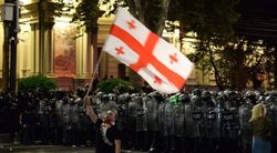 „Anonymous“ programišiai pagrasino Sakartvelo vyriausybei „žiauriomis kibernetinėmis atakomis“ už susidorojimą su protestuotojais