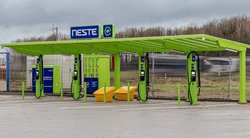 „Neste Lietuva“ elektromobilių įkrovimo stotelė (nuotr. bendrovės)