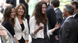 Kate Middleton mama ir sesuo patyrė pažeminimą: teko sėdėti tarp „paprastų mirtingųjų“ (nuotr. SCANPIX)