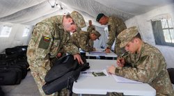 Rezervo kariai atvyko į karinius vienetus  (Erikas Ovčarenko/ BNS nuotr.)