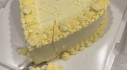 Pamačiusi šventinį tortą mama apsipylė ašaromis: niekam to nelinkėtų (nuotr. stop kadras)