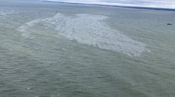 Naftos teršalai Baltijos jūroje. Nuotr. KOP ir KJP  