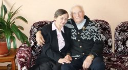 Jurgis Rimgaudas ir Regina Muznikai atšventė deimantinį santuokos jubiliejų. (nuotr. Rinkos aikštė / Akvilės Kupčinskaitės)  