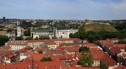 Vilniaus Šv. Jonų bažnyčios varpinės bokštas (Nuotrauka iš Vytauto Kandroto sudarytos knygos „Įdomiausios kelionės po Lietuvą“)