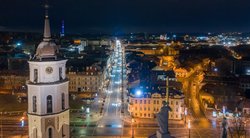 Vilniaus gatvės jau išpuoštos Kalėdoms (nuotr. Sauliaus Žiūros)  