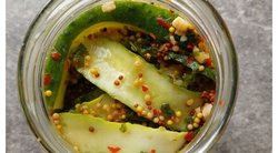 Atrado geriausią traškių marinuotų agurkų receptą: puikiai tiks prie šašlykų (nuotr. Kviečiu į virtuvę)  