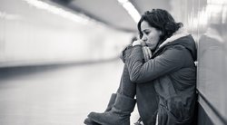 Našlė kasdien ateidavo pasėdėti traukinių stotyje: išgirdus priežastį ašarų nesulaiko daugelis, asociatyvi nuotrauka (nuotr. 123rf.com)